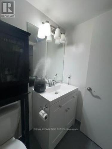 933 - 60 Heintzman Street, Toronto (Junction Area), ON - Indoor Photo Showing Bathroom