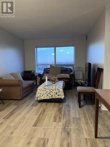 933 - 60 Heintzman Street, Toronto (Junction Area), ON - Indoor Photo Showing Living Room