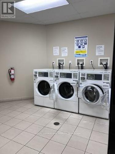 933 - 60 Heintzman Street, Toronto (Junction Area), ON - Indoor Photo Showing Laundry Room