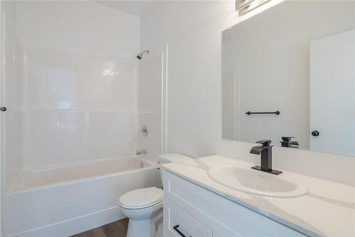 10 Cardinal Way, Landmark, MB - Indoor Photo Showing Bathroom