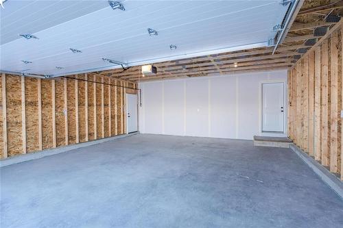 10 Cardinal Way, Landmark, MB - Indoor Photo Showing Garage