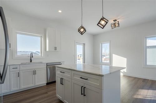 10 Cardinal Way, Landmark, MB - Indoor Photo Showing Kitchen