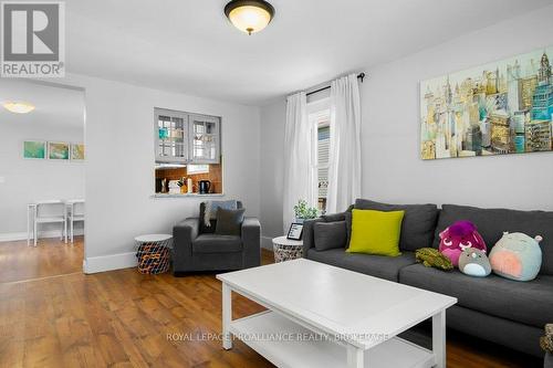 396 Division Street, Kingston (East Of Sir John A. Blvd), ON - Indoor Photo Showing Living Room