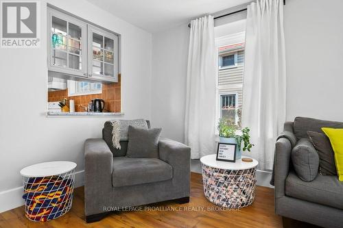 396 Division Street, Kingston (East Of Sir John A. Blvd), ON - Indoor Photo Showing Living Room