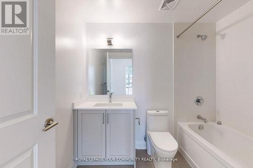 402 - 20 Gatineau Drive, Vaughan, ON - Indoor Photo Showing Bathroom