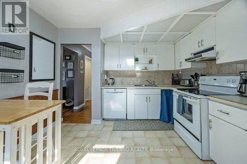 218 Sterling Street, London, ON - Indoor Photo Showing Kitchen