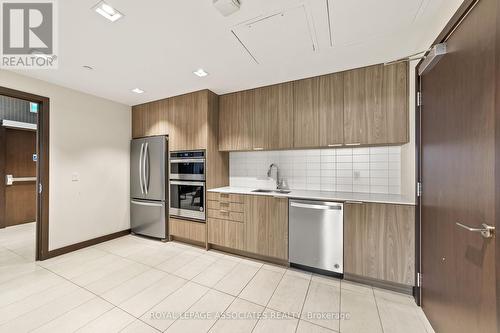 2809 - 2 Sonic Way, Toronto, ON - Indoor Photo Showing Kitchen