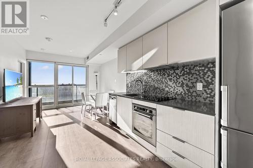 2809 - 2 Sonic Way, Toronto, ON - Indoor Photo Showing Kitchen With Upgraded Kitchen