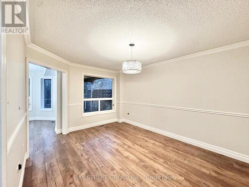 28 Shalom Way, Barrie, ON - Indoor Photo Showing Other Room