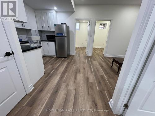 20 Bushmill Circle, Brampton, ON - Indoor Photo Showing Kitchen