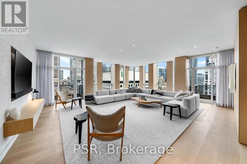 2402 - 10 Bellair Street, Toronto, ON - Indoor Photo Showing Living Room