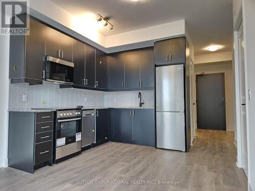 207 - 2343 Khalsa Gate, Oakville, ON - Indoor Photo Showing Kitchen With Stainless Steel Kitchen