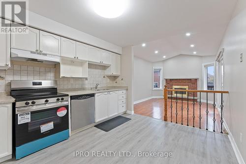 44 Bighorn Crescent, Brampton, ON - Indoor Photo Showing Kitchen