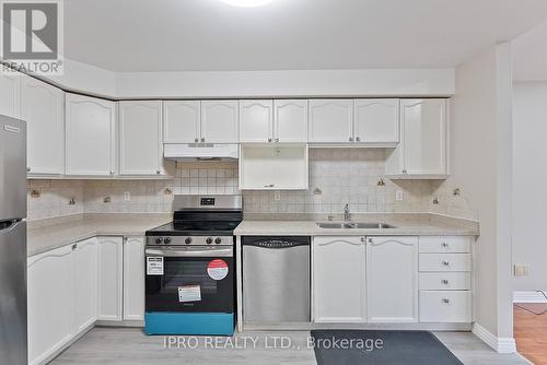 44 Bighorn Crescent, Brampton, ON - Indoor Photo Showing Kitchen With Double Sink