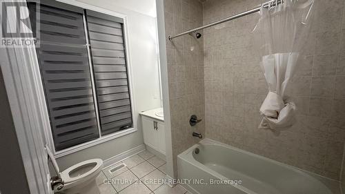 44 Duxbury Road, Brampton, ON - Indoor Photo Showing Bathroom