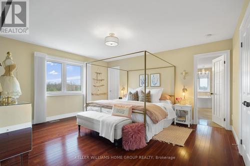 125 Crewson Court, Erin, ON - Indoor Photo Showing Bedroom