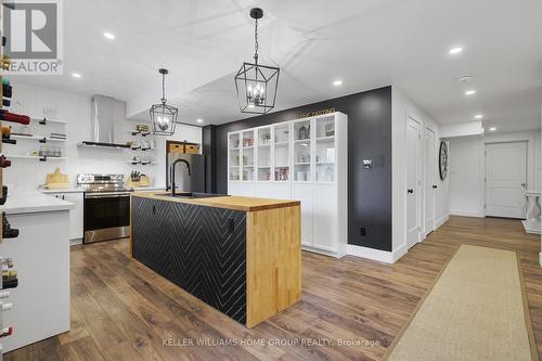 125 Crewson Court, Erin, ON - Indoor Photo Showing Kitchen With Upgraded Kitchen