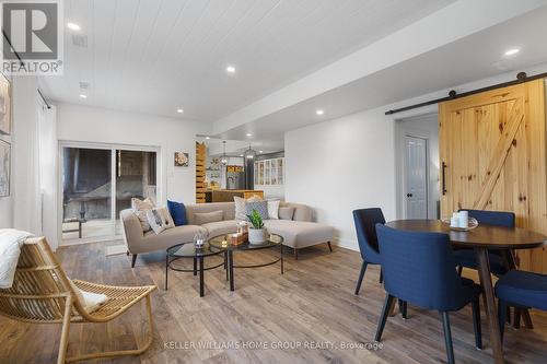 125 Crewson Court, Erin, ON - Indoor Photo Showing Living Room