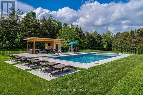 125 Crewson Court, Erin, ON - Outdoor With In Ground Pool With Backyard