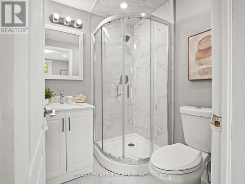 330 Dieppe Street, Welland, ON - Indoor Photo Showing Bathroom