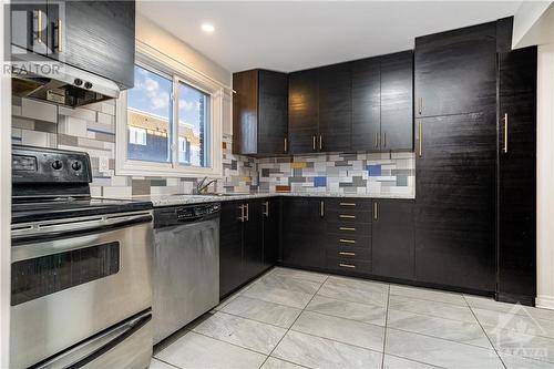 1821 Walkley Road Unit#8, Ottawa, ON - Indoor Photo Showing Kitchen