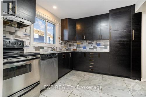 8 - 1821 Walkley Road, Ottawa, ON - Indoor Photo Showing Kitchen