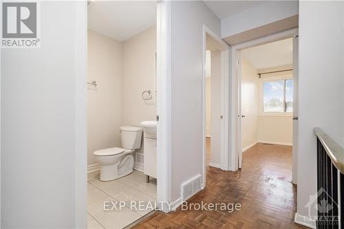 8 - 1821 Walkley Road, Ottawa, ON - Indoor Photo Showing Bathroom