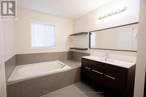 9 Queensland Crescent, Caledon, ON - Indoor Photo Showing Bathroom