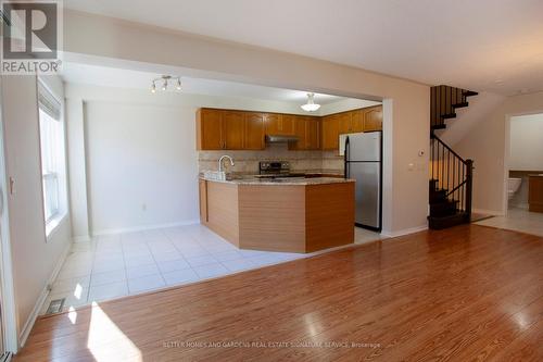 9 Queensland Crescent, Caledon, ON - Indoor Photo Showing Kitchen