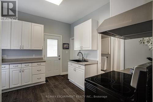 94 Pleasant Avenue, St. Catharines, ON - Indoor Photo Showing Kitchen