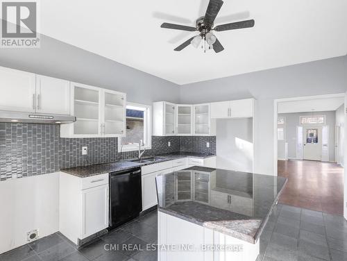 32 Donker Drive, St. Thomas, ON - Indoor Photo Showing Kitchen