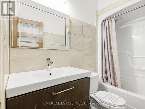 32 Donker Drive, St. Thomas, ON - Indoor Photo Showing Bathroom