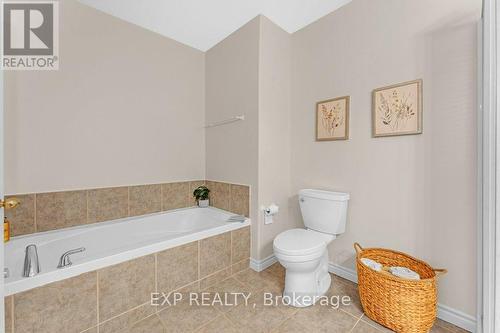 21 - 25 Heartwood Drive, Belleville, ON - Indoor Photo Showing Bathroom