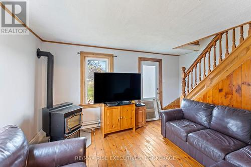 3761 Battersea Road, South Frontenac (Frontenac South), ON - Indoor Photo Showing Living Room