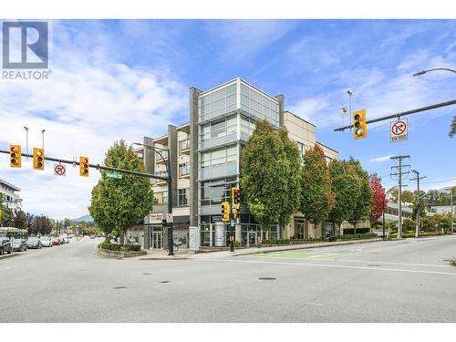 215 700 Marine Drive, North Vancouver, BC 