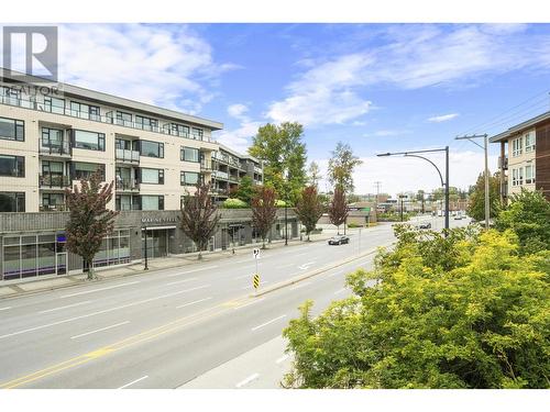 215 700 Marine Drive, North Vancouver, BC 