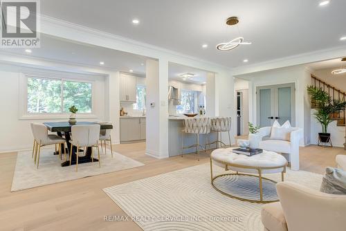 5133 Cherryhill Cres, Burlington, ON - Indoor Photo Showing Living Room