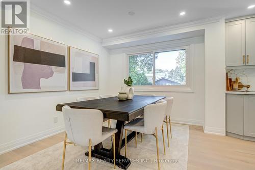 5133 Cherryhill Cres, Burlington, ON - Indoor Photo Showing Dining Room