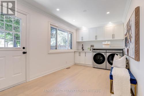 5133 Cherryhill Cres, Burlington, ON - Indoor Photo Showing Laundry Room