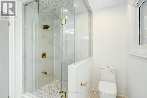 5133 Cherryhill Cres, Burlington, ON - Indoor Photo Showing Bathroom