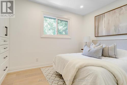 5133 Cherryhill Cres, Burlington, ON - Indoor Photo Showing Bedroom