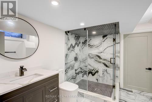 5133 Cherryhill Cres, Burlington, ON - Indoor Photo Showing Bathroom