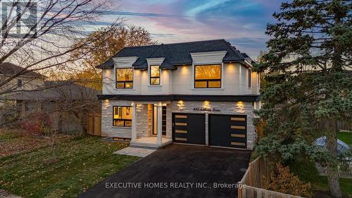 485 Trillium Drive, Oakville, ON - Outdoor