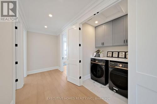 485 Trillium Drive, Oakville, ON - Indoor Photo Showing Laundry Room