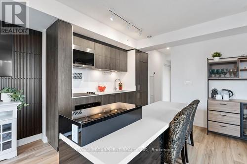 210 - 370 Martha Street, Burlington, ON - Indoor Photo Showing Kitchen