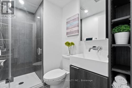 210 - 370 Martha Street, Burlington, ON - Indoor Photo Showing Bathroom