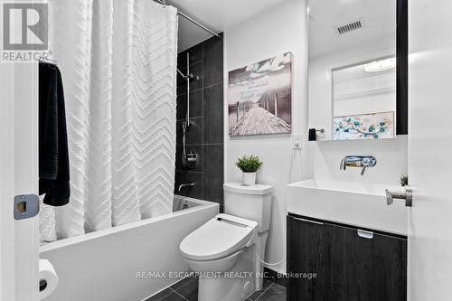 210 - 370 Martha Street, Burlington, ON - Indoor Photo Showing Bathroom