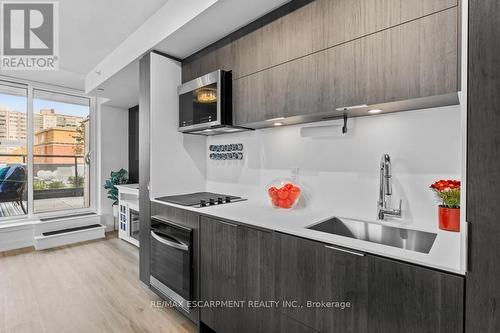 210 - 370 Martha Street, Burlington, ON - Indoor Photo Showing Kitchen With Upgraded Kitchen