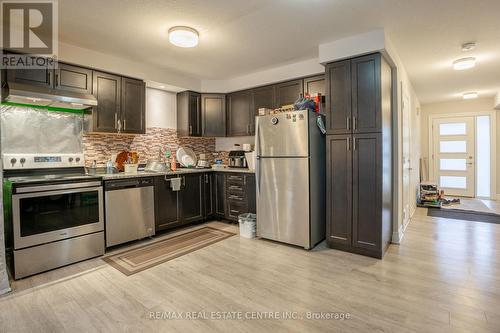 52 Munch Avenue, Cambridge, ON - Indoor Photo Showing Kitchen