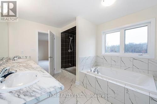 93 Lilac Circle, Haldimand, ON - Indoor Photo Showing Bathroom